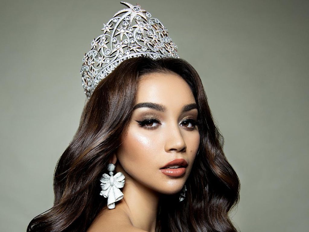 Foto 10 Pesona Sophia Rogan, Miss Grand Indonesia 2021 Pilihan Ivan Gunawan Foto 10 Pesona Sophia Rogan, Miss Grand Indonesia 2021 Pilihan Ivan Gunawan