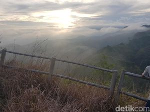Foto: Buttu Bendera, Negeri di Atas Awan dari Sulbar Foto: Buttu Bendera, Negeri di Atas Awan dari Sulbar