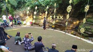 Foto Ritual Pembukaan Festival Lima Gunung di Gunung Merbabu
