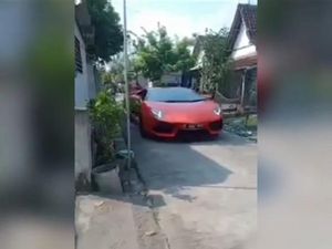 Ini Alasan Pemilik Bawa Masuk Lamborghini ke Kampung di Lamongan