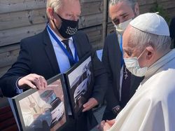 Wajah Mobil Listrik Khusus Paus Fransiskus, Keren Juga!