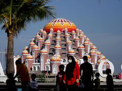 Gubernur Sulsel Andi Sudirman Salat Zuhur Perdana di Masjid 99 Kubah Besok