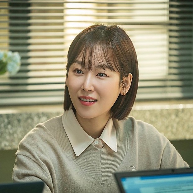 Pada tahun 2021 ini, Seo Hyun Jin pun dikonfirmasi untuk membintangi melodrama “Why Oh Soo Jae” dan 