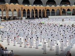 Suasana Salat Jumat di Masjidil Haram Usai Khatib Diserang