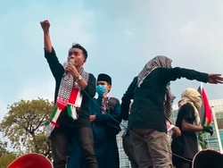 Taqy Malik Orasi dan Ikut Turun ke Jalan Bela Palestina