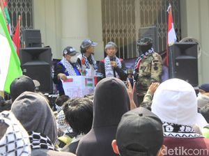 Aksi Bela Palestina, Ustaz Ahmad Rela Jalan Kaki Tasik-Bandung Aksi Bela Palestina, Ustaz Ahmad Rela Jalan Kaki Tasik-Bandung