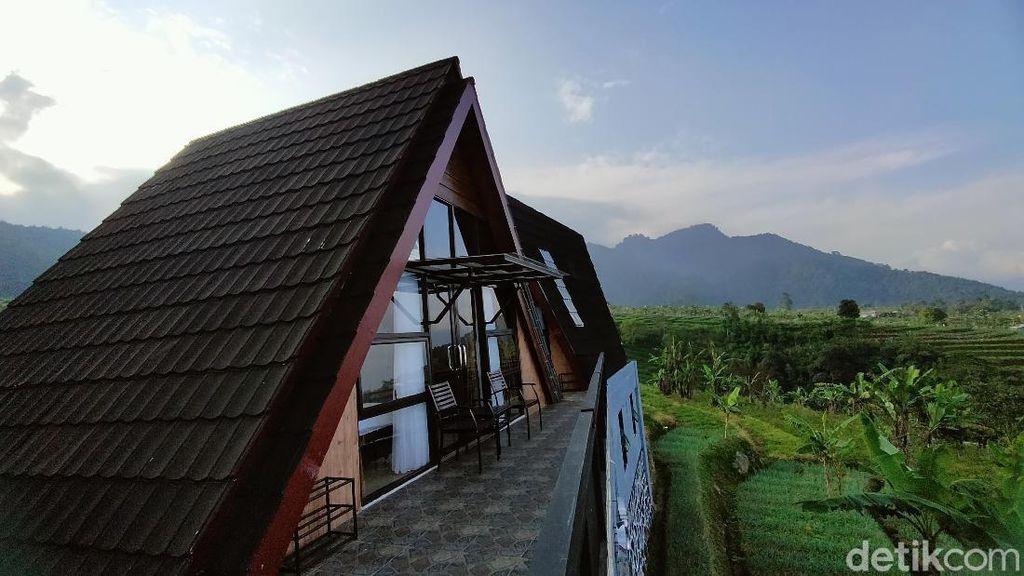 Foto: Villa Cantik Buat Staycation di Kaki Gunung Ciremai