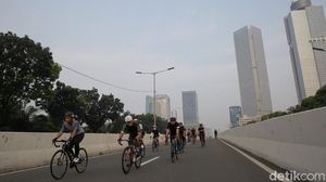 Ada Uji Coba Road Bike, JLNT Kp Melayu-Tanah Abang Ramai Pesepeda
