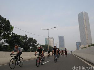 Ada Uji Coba Road Bike, JLNT Kp Melayu-Tanah Abang Ramai Pesepeda Ada Uji Coba Road Bike, JLNT Kp Melayu-Tanah Abang Ramai Pesepeda