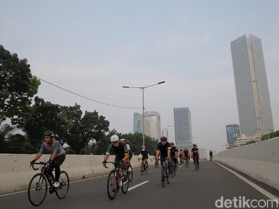 Ada Uji Coba Road Bike, JLNT Kp Melayu-Tanah Abang Ramai Pesepeda