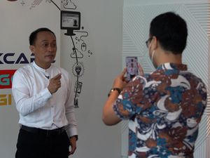 Pejabat Negara Kok Main TikTok, Masalah? Pejabat Negara Kok Main TikTok, Masalah?