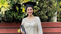 7 Potret Cantik Bumil Felicya Angelista saat Wisuda, Dapat Gelar Cum Laude