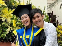 Caesar Hito Bangga, Felicya Angelista Wisuda dengan Nilai Cum Laude