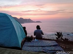 Kemping, Cara Menikmati Indahnya Pantai Menganti Kebumen