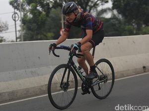 Gowes di Jakarta Saat Tak Diundang Puan, Ganjar Mau Maju Pilgub DKI?