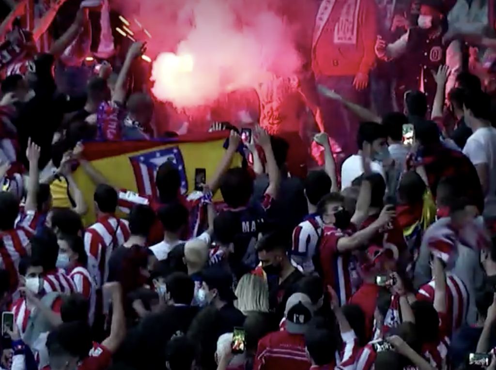 Ribuan Pendukung Atletico Tumpah Ruah di Kota Madrid