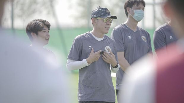Latihan Timnas Indonesia di bawah komando Shin Tae-Yong, di JA (Jebel Ali) Sports Center and Shooting Club, Dubai, Uni Emirat Arab.