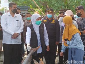 Khofifah Janji Perluas Dermaga Pelabuhan Ikan Mayangan Kota Probolinggo Khofifah Janji Perluas Dermaga Pelabuhan Ikan Mayangan Kota Probolinggo