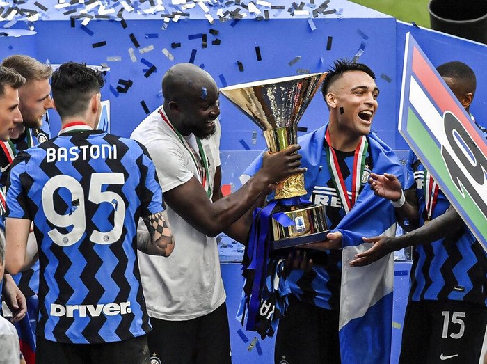 Inter Milan menjadi juara Liga Italia 2020/21 usai menang telak 5-1 atas Udinese.