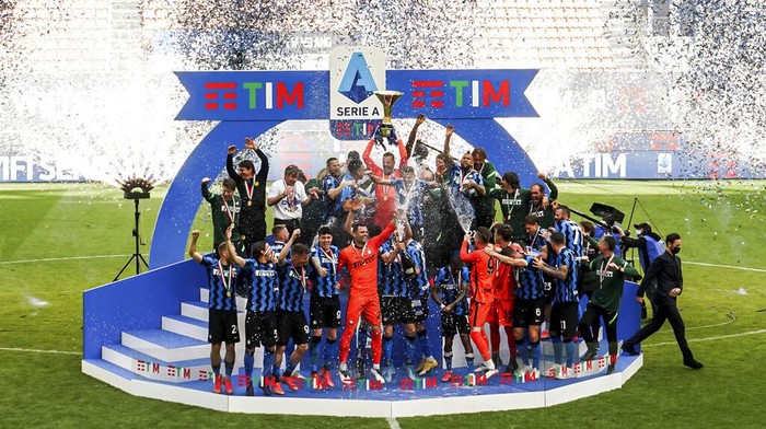 Inter Milan Juara Liga Italia 2020/2021 Inter Milan menjadi juara Liga Italia 2020/21 usai menang telak 5-1 atas Udinese.