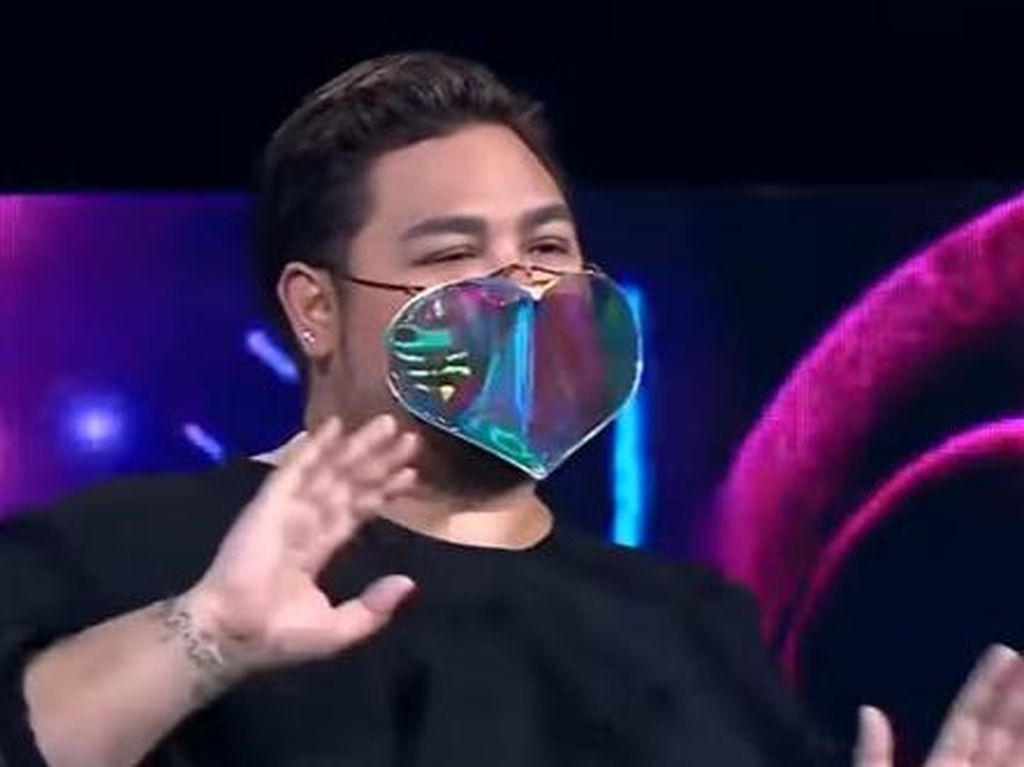 Beda! Ivan Gunawan Makin Stylish saat Pandemi Beda! Ivan Gunawan Makin Stylish saat Pandemi