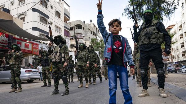 Kala Pejuang Hamas Unjuk Gigi di Kota Gaza