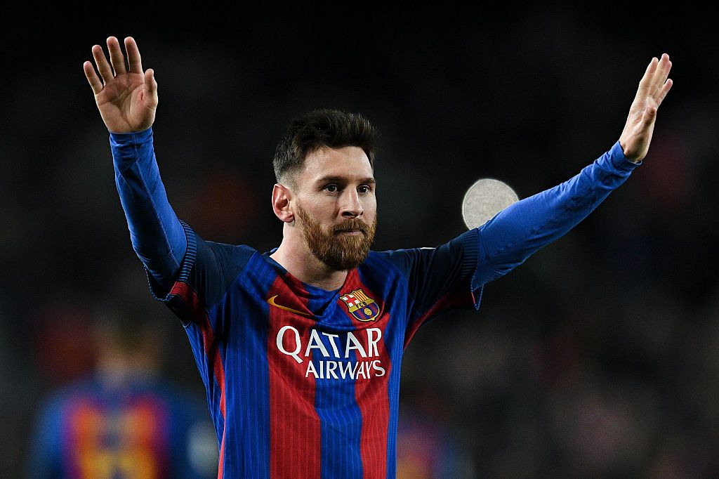 BILBAO, SPAIN - OCTOBER 28:  Lionel Messi of FC Barcelona looks on prior to the start the La Liga match between Athletic Club Bilbao and FC Barcelona at San Mames Stadium on October 28, 2017 in Bilbao, Spain.  (Photo by Juan Manuel Serrano Arce/Getty Images)
