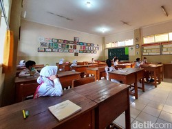 Virus Corona Mulai Menyergap Pelajar-Guru di Jawa Barat