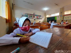300 Sekolah di Jakarta Diseleksi untuk Belajar Tatap Muka Tahap 2