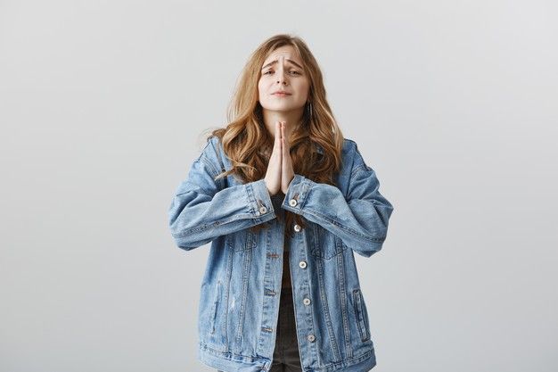 Meminta maaf memang hal yang baik. Namun, jika kamu terlalu sering merasa bersalah dan meminta maaf, bisa jadi ini pertanda bahwa kamu mengalami trauma.