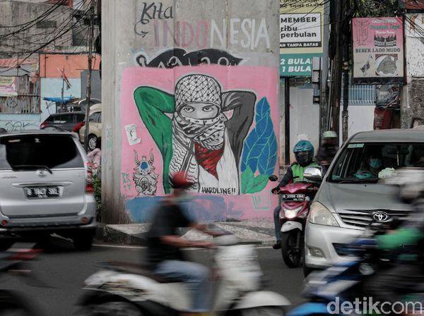 Mural Dukungan Palestina Mejeng di Jalanan Ciledug