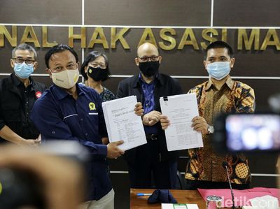 Novel Baswedan dkk Sambangi Komnas HAM