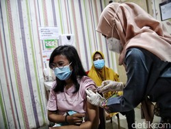 Dipakai untuk Usia 18 Tahun di DKI, Ini Syarat Penerima Vaksin AstraZeneca