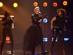 BBMA 2021 Lebih Meriah dari Grammy, Penonton Berkerumun Tanpa Jarak