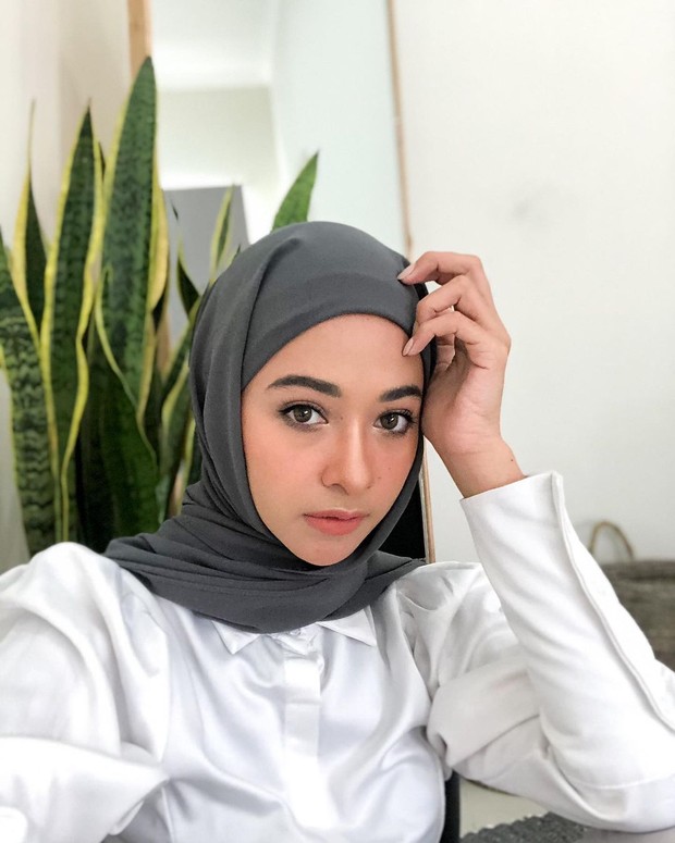 Poppy Bunga mulai berhijab sejak tahun 2015 lalu/instagram.com/poppybungariphat