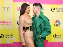 Mesranya Nick Jonas dan Priyanka Pandang-pandangan di Billboard Music Awards