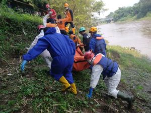 Mayat Pria Misterius Ditemukan Mengapung di Bengawan Solo Sragen