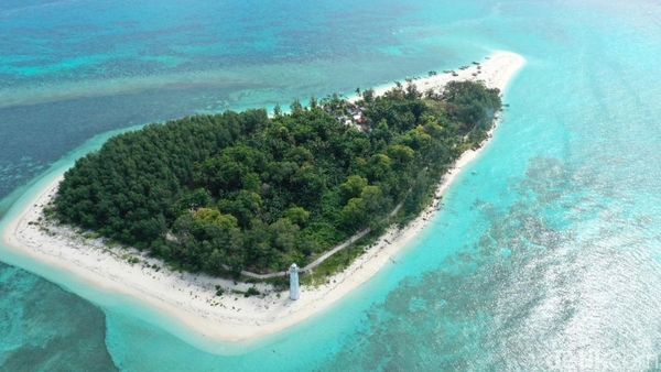 Foto: Pulau Cantik yang Jarang Dijamah Orang di Makassar