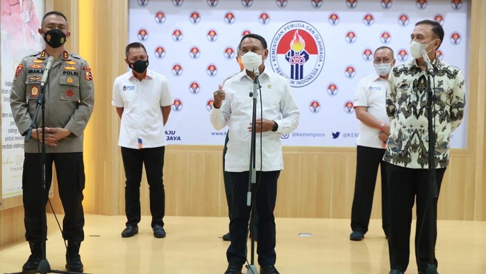 Rapat koordinasi terkait pengkajian pemberian rekomendasi dan izin keramaian di Kantor Kemenpora, Senayan, Senin (24/5/2021).