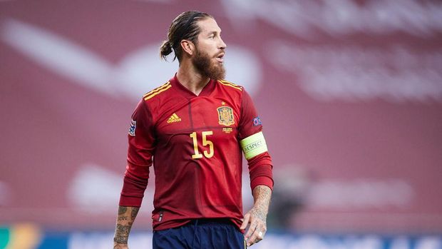 SEVILLE, SPAIN - NOVEMBER 17: Sergio Ramos of Spain looks on during the UEFA Nations League group stage match between Spain and Germany at Estadio de La Cartuja on November 17, 2020 in Seville, Spain. (Photo by Fran Santiago/Getty Images)