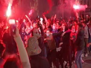 Sorak Sorai Fans di Jalanan Prancis Usai Lille Juara Ligue 1