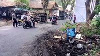 Truk Mundur Hantam Mobil dan Motor di Nagrak Sukabumi
