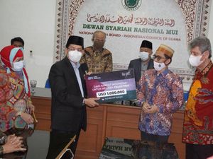Ustaz Adi Hidayat Salurkan Rp 14,3 Miliar untuk Palestina Lewat MUI Ustaz Adi Hidayat Salurkan Rp 14,3 Miliar untuk Palestina Lewat MUI
