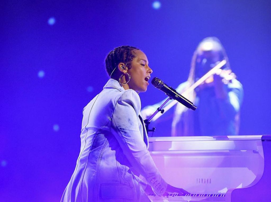 Penampilan Ciamik Alicia Keys Rayakan Dua Dekade Songs in A Minor