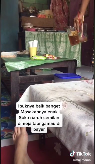 Kisah Pemilik Warung Makan yang Tak Mau Ambil Untung Ini Tuai Pujian