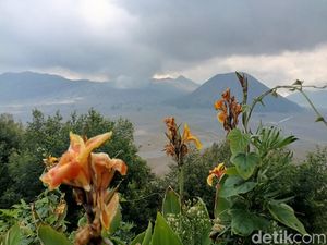 Wisata Gunung Bromo dan Pendakian Semeru Dibuka, Kuota Pengunjung 50 Persen