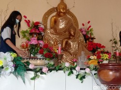 Indahnya Toleransi! Warga Muslim di Grobogan Ikut Gotong Royong Jelang Waisak