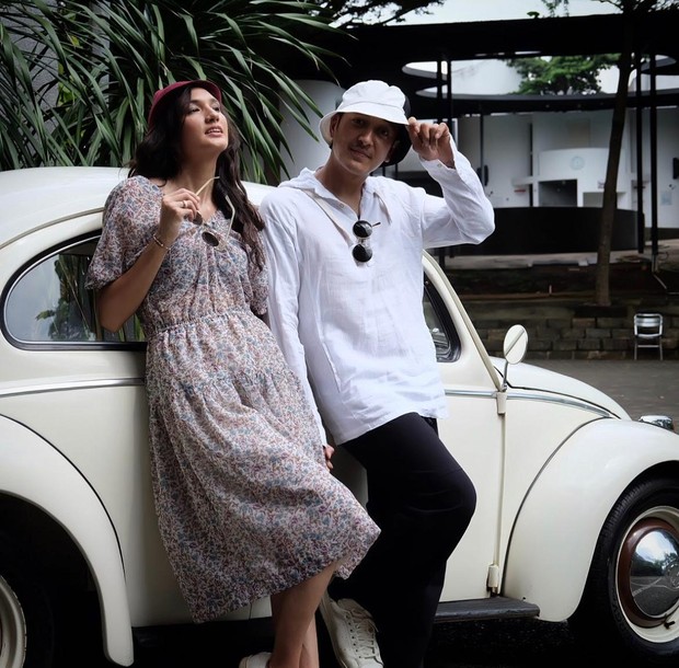 Selain Daniel Adnan dan Tara Basro, pasangan yang satu ini juga enggak kalah fenomenal. Pernikahan Dimas Anggara dan Nadhine Chandrawinata sempat ramai dibicarakan.