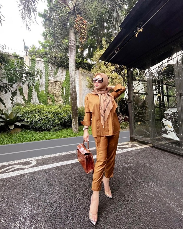 gaya terbaru Syahrini