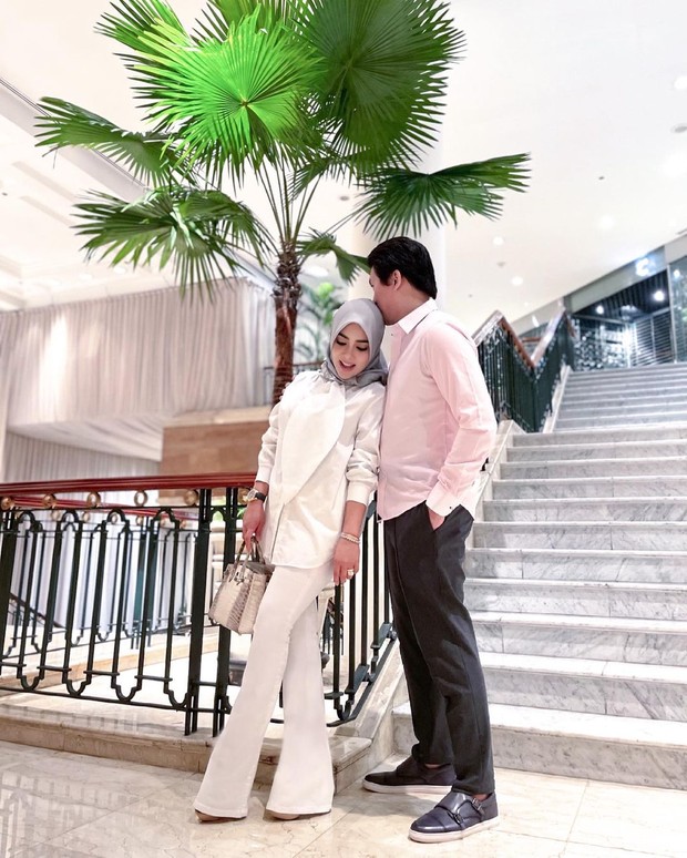 gaya terbaru Syahrini